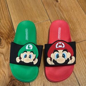 Nintendo Super Mario Kids Slide Sandals - Red & Green